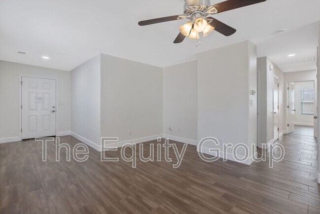 Building Photo - 4346 W Rialto Ave