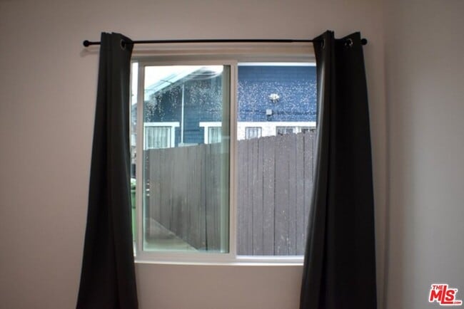 Building Photo - 3619 S Gramercy Pl