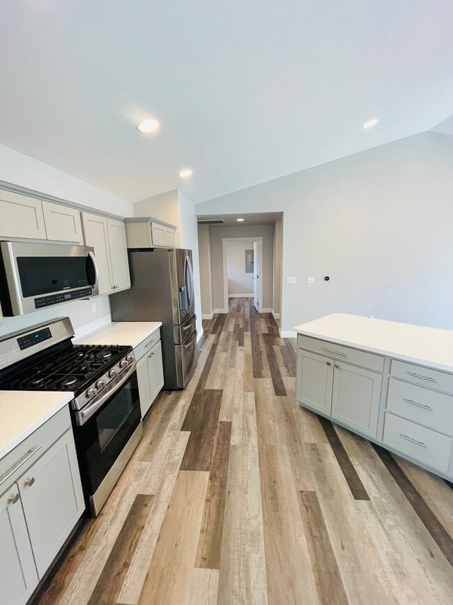 Building Photo - Entertainers delight, 3bdrm 2.5 bath home ...