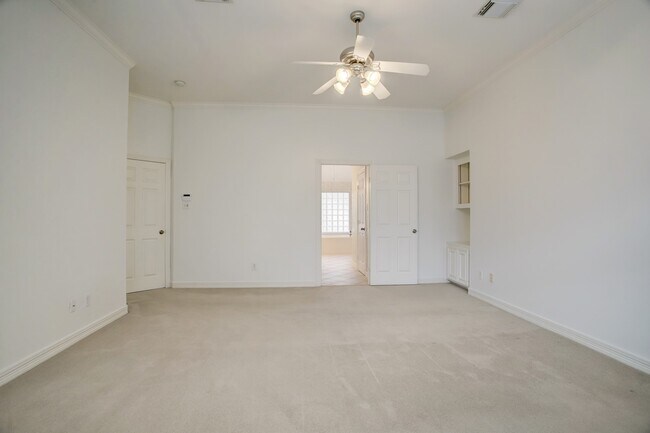 Building Photo - 2205 Commonwealth St