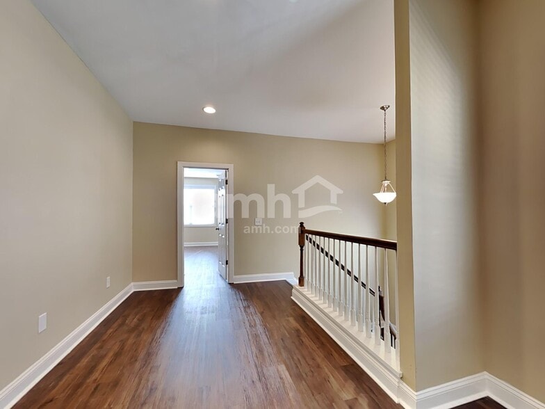 Building Photo - 1085 Moss Grove Dr