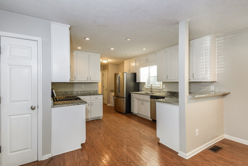 Building Photo - 655 Simon Ive Dr
