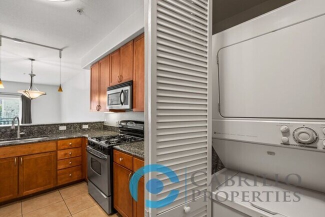 Building Photo - 2330 1st Ave