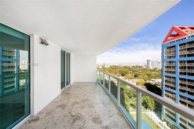 Building Photo - 2101 Brickell Ave