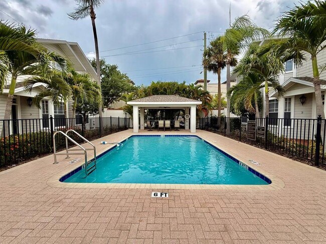 Building Photo - 2920 W El Prado Blvd