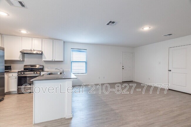 Building Photo - 3833 Millbrook Wy