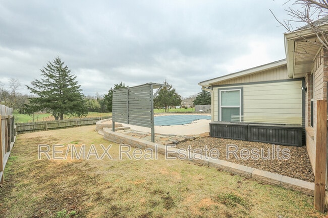 Building Photo - 57 Taylor Dr