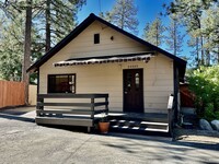 Building Photo - 2 Bedroom in Town Rental