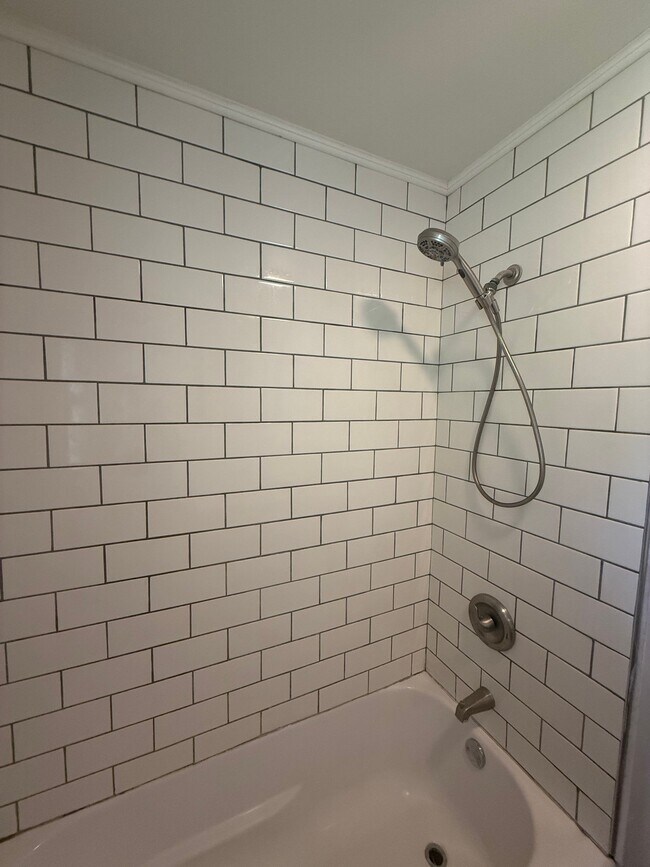 Building Photo - 1301 Koch St
