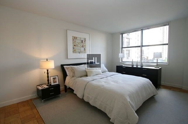Building Photo - East 75th Street
