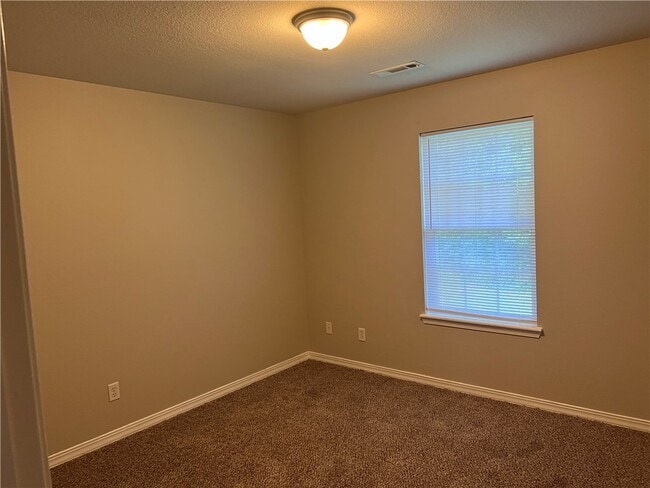 Building Photo - 2156 Kristy Ln