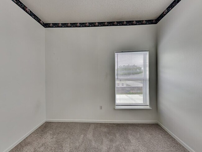 Building Photo - 3233 Kings Ridge Terrace