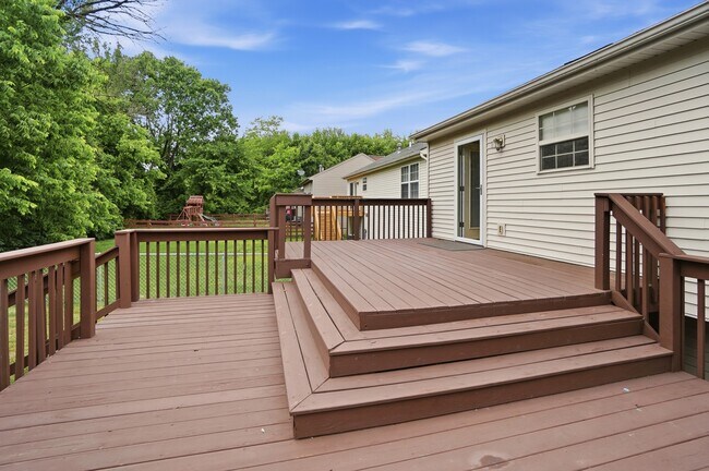 Building Photo - 3749 Sugarberry Dr