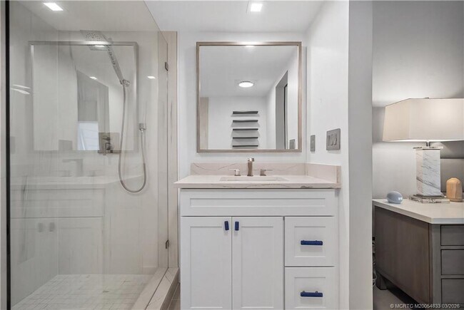 Building Photo - 6162 SE Riverboat Dr