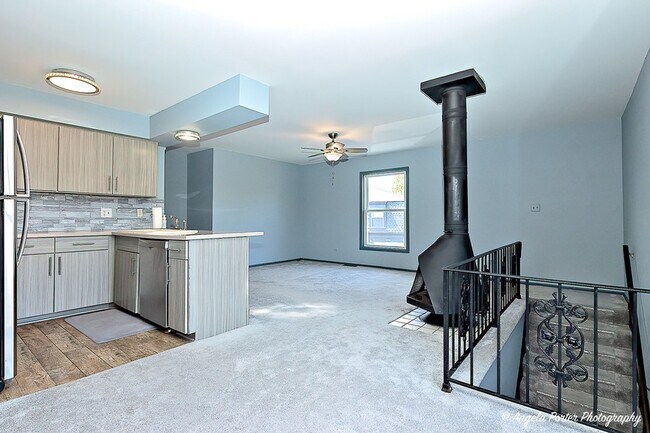 Building Photo - 1402 W Inverrary Ln