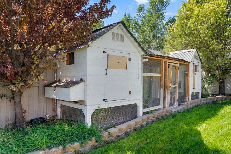 Building Photo - 4054 E Mohican Dr