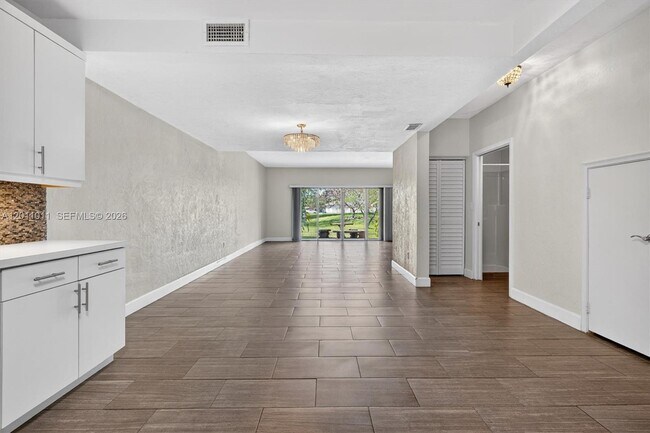 Building Photo - 8855 SW 62nd Terrace