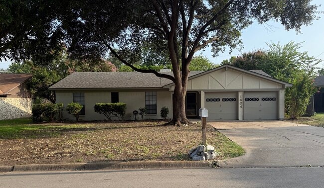 Building Photo - 1604 Timbercreek Rd