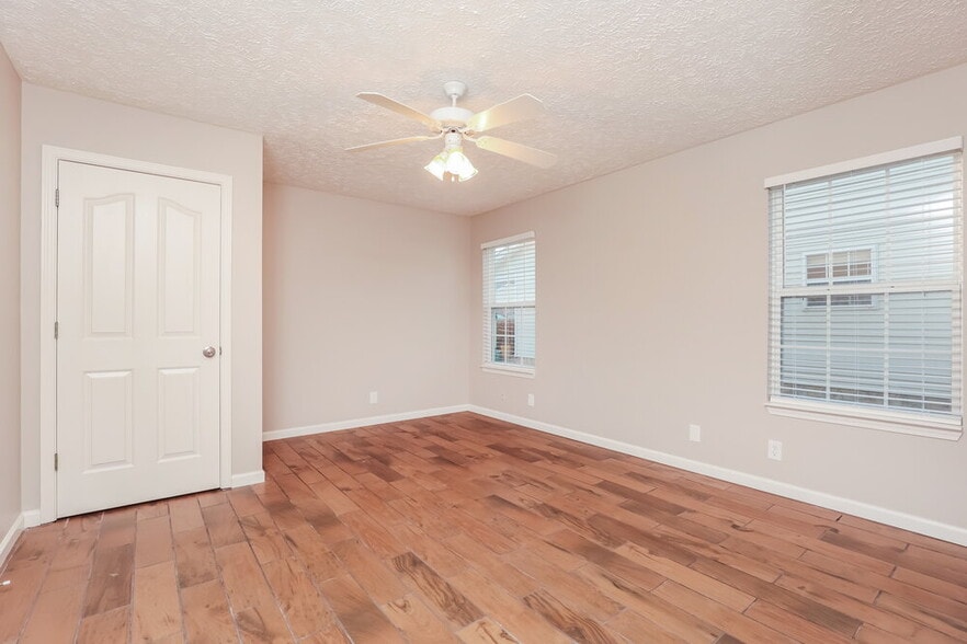 Building Photo - 1411 Owasa Trail