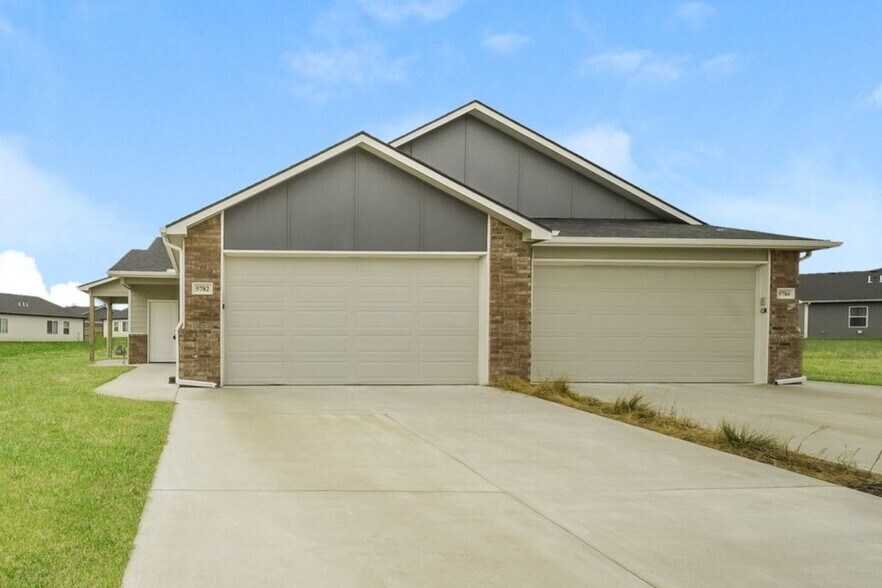 Primary Photo - 5782 E Bristol Cir