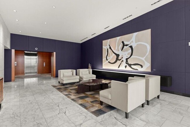 Building Photo - 10 Terminus Luxury 2 Bedroom Condo in Heart of Buckhead