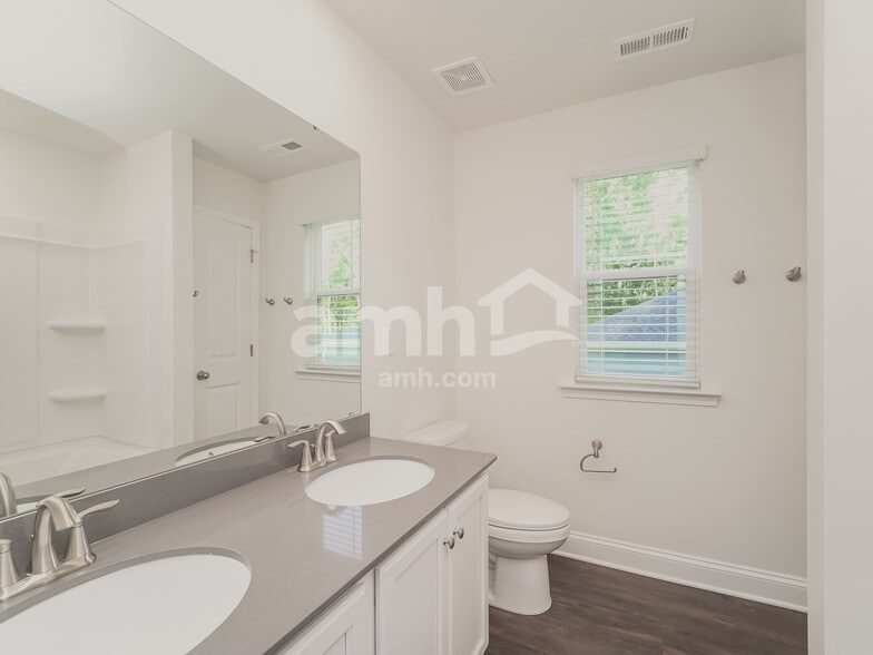 Building Photo - 637 Rivermist Dr
