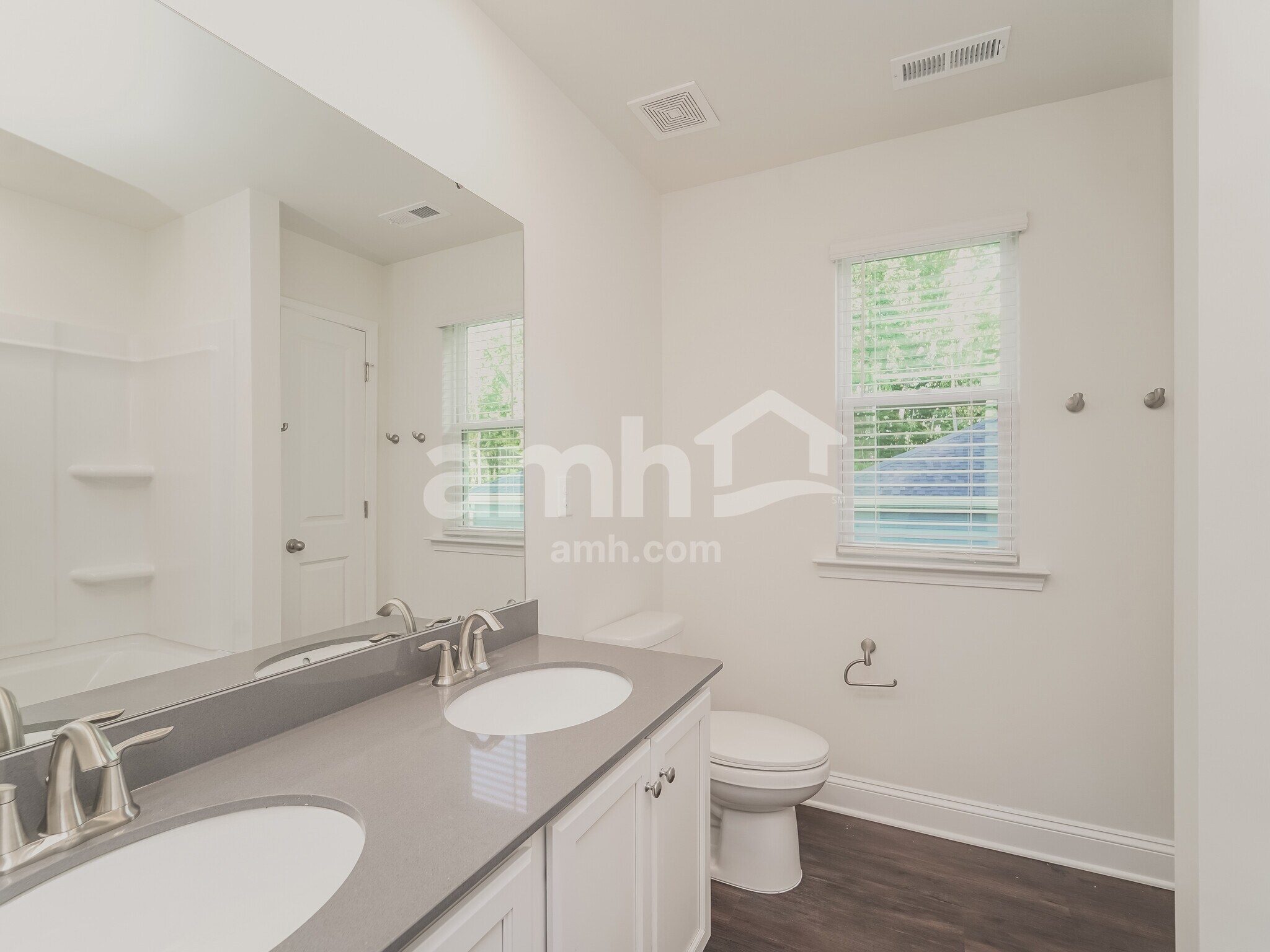 Building Photo - 637 Rivermist Dr