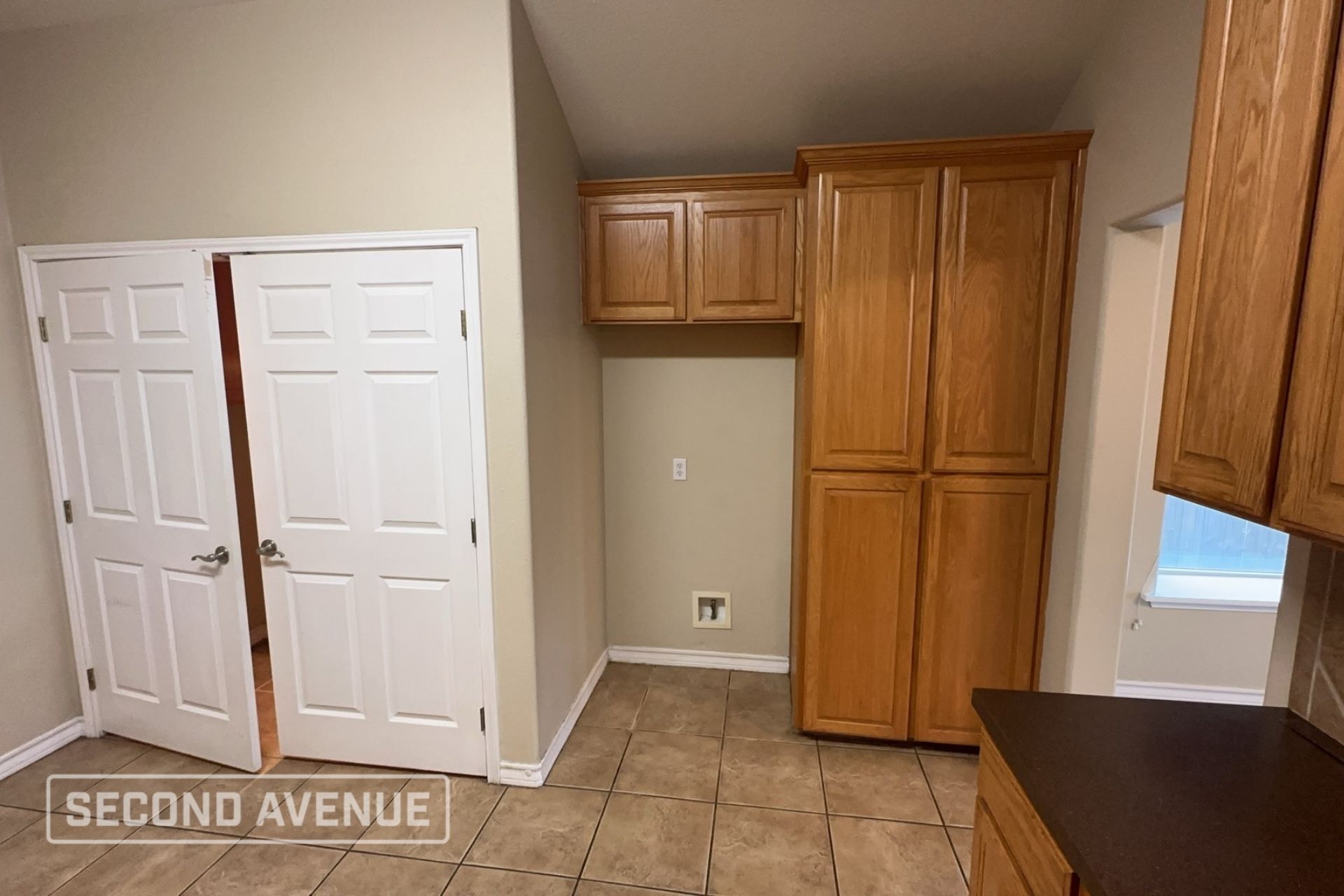Building Photo - 1011 Forest Oak Dr