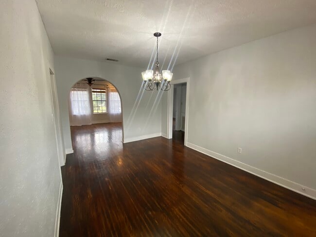 Building Photo - 2718 Cleburne St