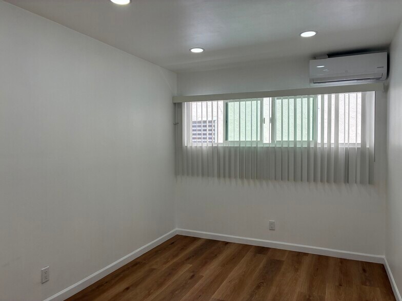 Building Photo - 12920 Roselle Ave