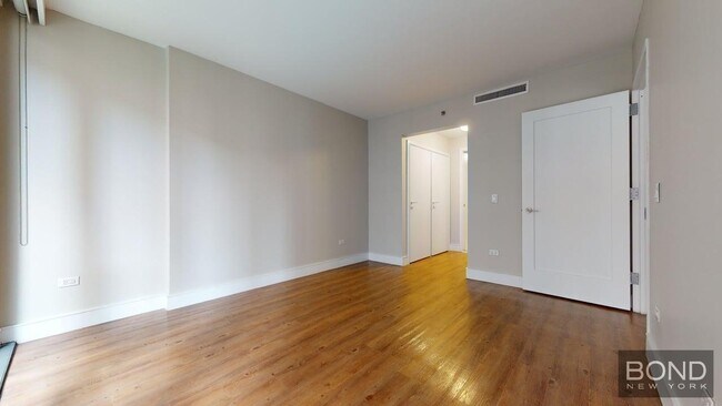 Building Photo - 237 E 34th St