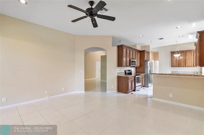 Building Photo - 11517 NW 49th Ct