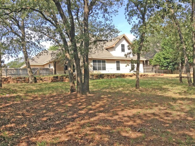 Building Photo - Great 3 Bdrm 2 Bath Home for Lease in Dent...