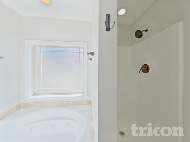 Building Photo - 580 Marchbanks Rd