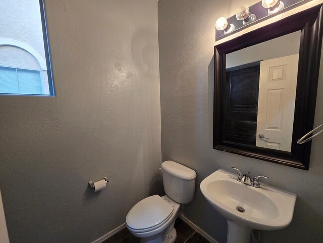 Building Photo - 1977 E Emily Ln