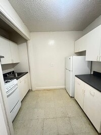 Building Photo - 625 Gramatan Ave