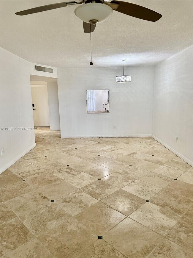 Building Photo - 1501 NE 191st St