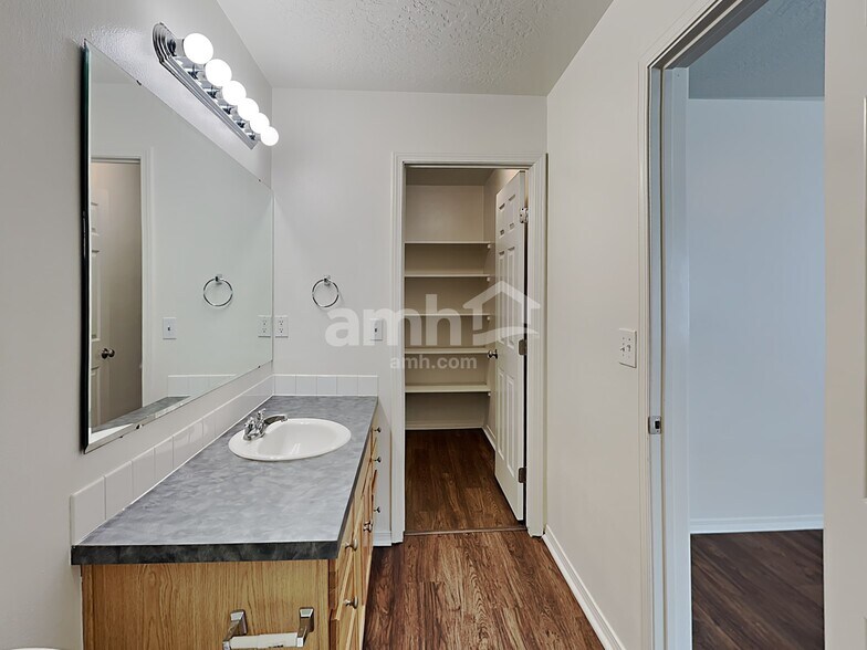 Building Photo - 5002 Barkley Way