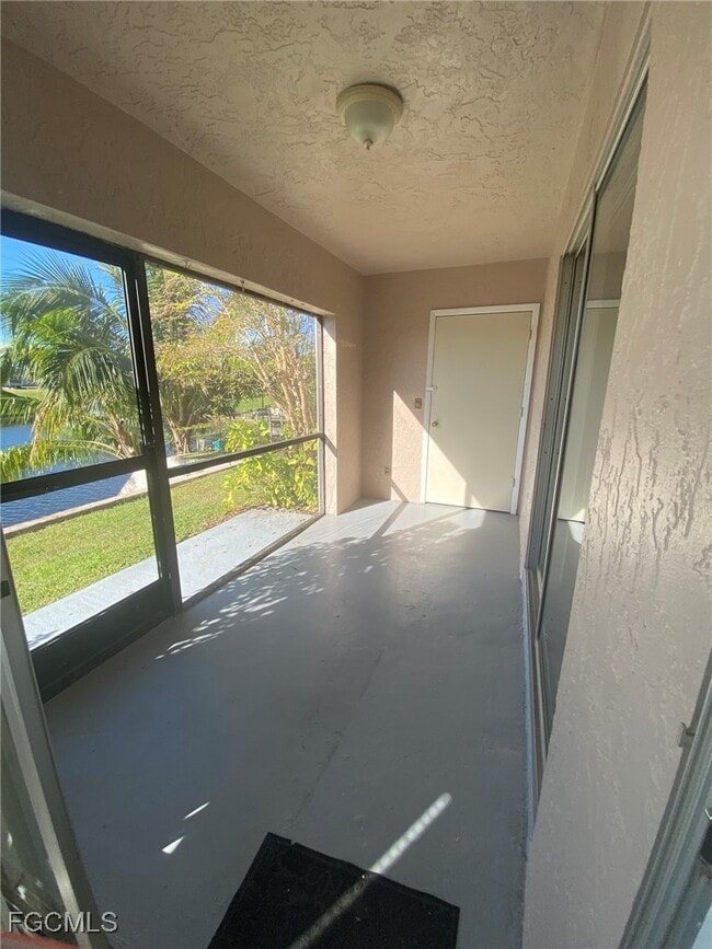 Building Photo - 910 SE 14th Terrace