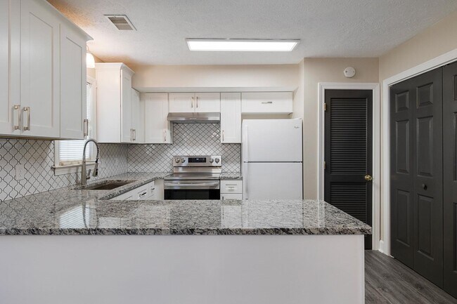 Building Photo - 4071 Hidden Hollow Dr