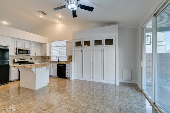 Building Photo - 669 Pacific Cascades Dr