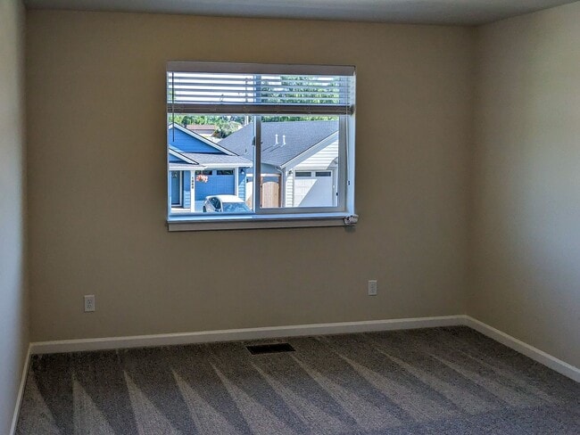 Building Photo - 1871 SE Mulberry Ave