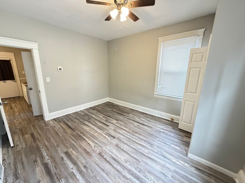 Building Photo - 2105 Murray Hill Rd