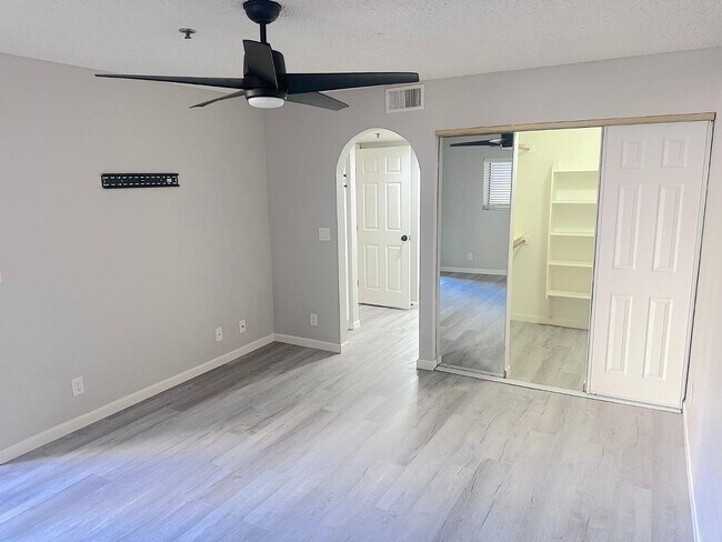 Building Photo - 3031 N Civic Center Plaza