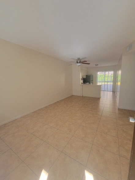 Building Photo - 5320 W 21st Ct