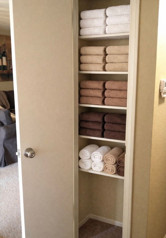 Building Photo - Beautiful Downstairs 2 Bedroom 2 Bath looking out to the Sonoma Creek!