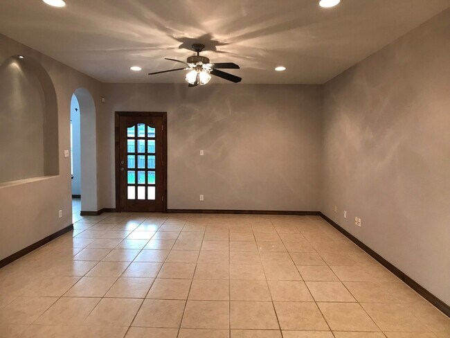 Building Photo - 3Bed/2.5Bath Edinburg TX Home For Rent ( Oakland Village )