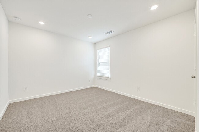 Building Photo - 31819 Autumn Spur Ln