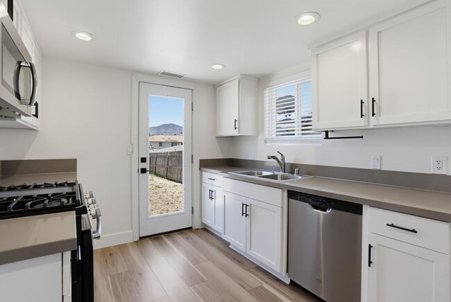 Building Photo - 1463 Sweetwater Ln