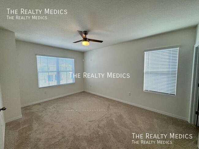 Building Photo - 2331 Gifford Dr